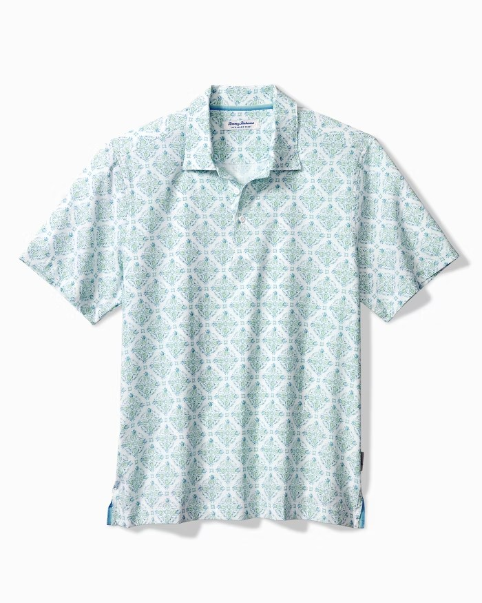 Short-sleeve shirt with a subtle pattern on a white background
